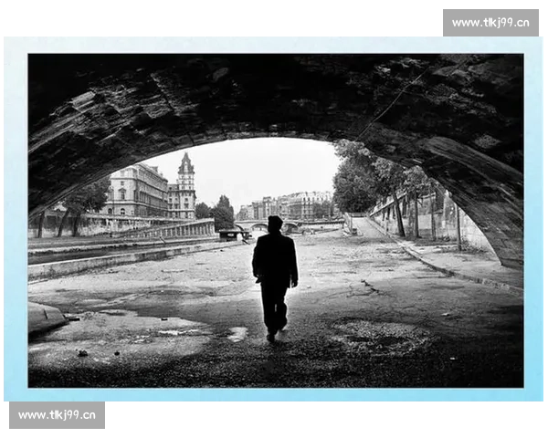 定格时代记忆的经典瞬间回望那些震撼人心的永恒画面与光影叙事之美